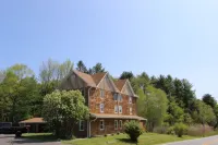 8 Minutes to Bethel Woods! Apt. 1  is on the First Floor  and Newly Remodeled