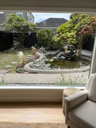 Henderson House and Frog Pond Отели рядом с достопримечательностью «Секвойя Парк Гарден»