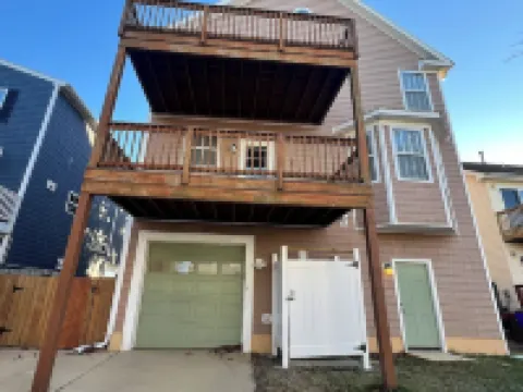 Ocean View Luxe Beach House. Sleeps 8! Seabreeze