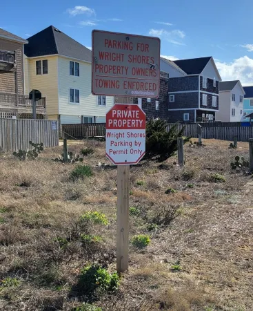 Relaxed Coastal Living in the Heart of the Outer Banks Отели в г. Килл-Девил-Хилс