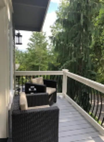 Quiet Carriage House Charmer NEW KING BED