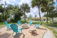 Pool house( Heated pool) with Oasis garden near the beach Location! Location!