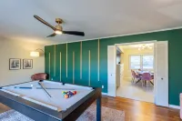 Sage&Bloom - 2000 sqft, 3 King Beds, Pool Table, Big Yard, Close to EXPO
