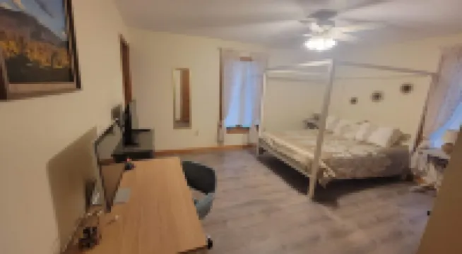 Spacious Riverfront Getaway in the Heart of the White Mountains