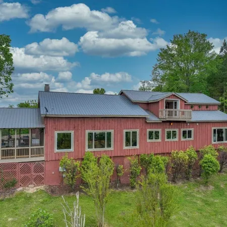 Rustic Luxury Cabin w/ Breathtaking Views, Stunning Sunsets, & Minutes from I24