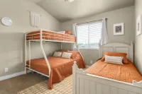 Getaway in Draper-Comfy Beds—Sleeps 10+