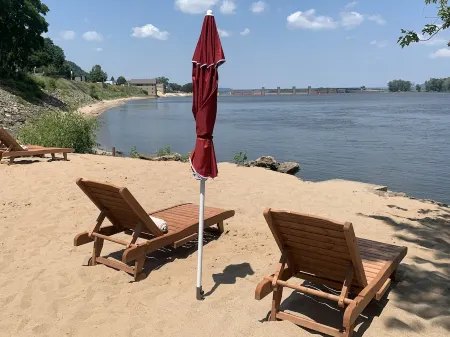 The Riverbottom - Tiny Home 2