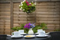 Park Suite 2 - adjacent to Park Suite 1