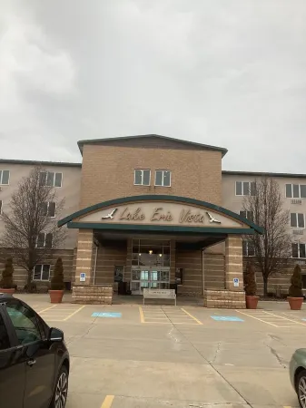 Enjoy sunsets @ spacious 3br/2ba lakefront condo #306--perfect for families