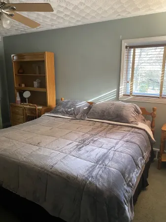 5 miles to Cuyhoga  National Park & Blossom Music Center