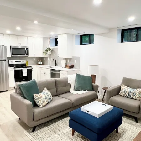 Newly Renovated, AC, Walkable, Central Downtown Bothell