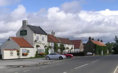 QUIRKY COTTAGE SLEEPING 8 YARM B&B S/C ADJOINING FOX COVERT PUB YARM Hotels in 