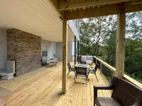 The Bear Cave - Jasper GA Hotels in Pickens County