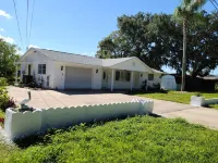 Centrally located quiet neighborhood, private pool, near restaurants & parks