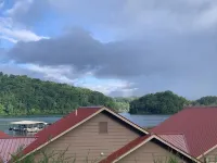 Waterview Retreat - In town convenience with beautiful Lake & Mountain Views