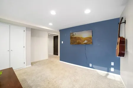 NEW spacious 4br 2ba Central Twin Falls Home SLEEPS 12