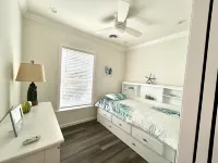 Minutes to the Beach! Waterfront House, BBQ Grill -Rooftop Deck / River View. Hotels in Jensen Beach