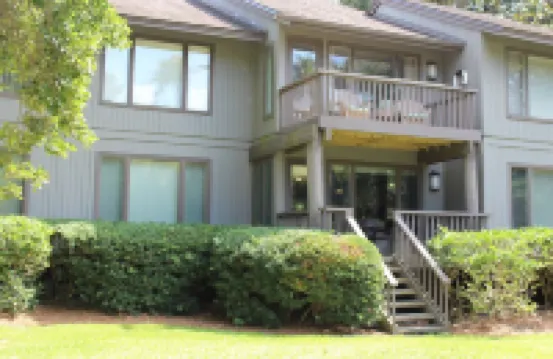 On Cougar Point - 3 minute walk to the beach - updated villa