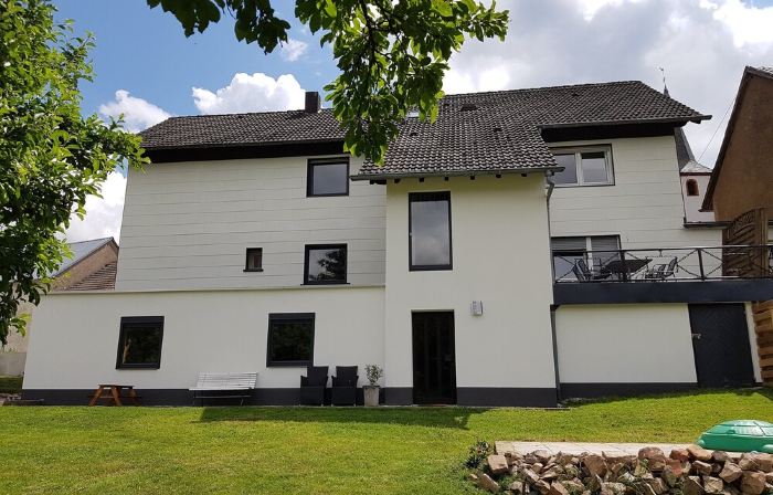 Große,und Luxe Renovierte Wohnung mit Sauna/garten, Garage und Kinderspielplatz