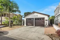 Beach Access Retreat_2 Bd, 2 Ba, Walk to the Beach