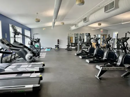 Okemo's Jackson Gore-1 Bedroom Condo /Direct Ski Access. Walk to Pool & hot tubs Отели в г. Ладлоу