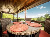 Lookout Point Cabin-Long Range Mt View-PAVED ROADS-Hot tub-Fire Pit-Dog friendly