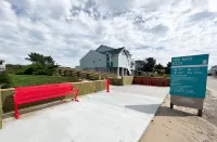 Updated, Corolla Home; 5 mins to Beach, Heated Pool, 2 Hot Tubs, Game Room