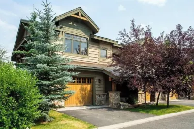 Cozy Home steps from Town Center, with a Stunning View of the Mountains! Hotels near Big Sky Town Center