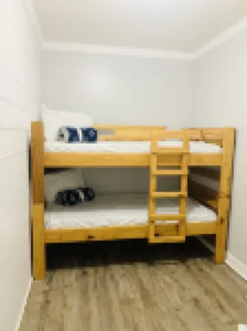 CONDO Water front, bay breeze, fishing paradise and family friendly 2 bedroom