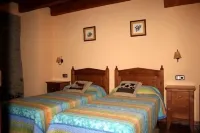 Self catering El Racó de Cal Maró for 8 people Hotels in Alt Urgell