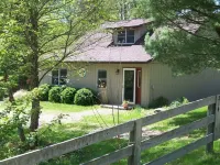 Tappan Lake Area: Sunny, peaceful Cottage with Fishing Pond on 13 Gorgeous Acres