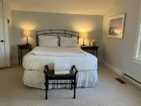 Cozy, private cottage for two