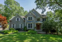 Saratoga Living--Minutes From Track and Town, Beach Access