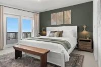 Designer Home w/ Incredible Views, Sleeps 16