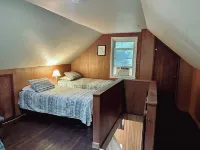 Creekside Cottage Next to Knoebels Amusement Resort. Large Yard, Fire Pit, Patio