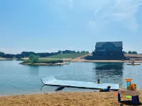 Modern 4 bedroom Lake House on Private Lake near WI Dells/Castle Rock Lake