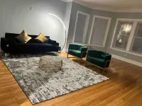 Oak Park Queen Hotels in Oak Park