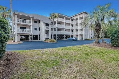 Newly Renovated Riverfront Villa