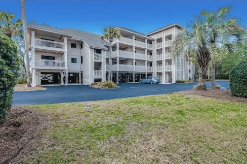 Newly Renovated Riverfront Villa