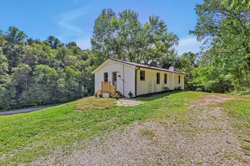 Serene Hilltop Getaway - Near Lieper's Fork