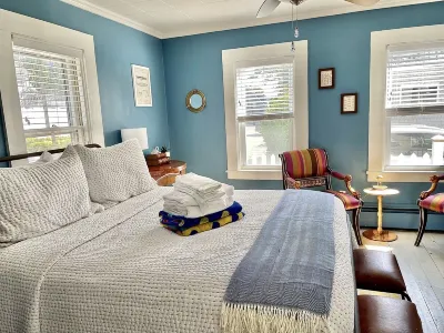 Prime West End location — steps to gym, Commercial St, beach, and Tea Dance