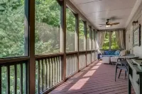 Big Canoe! 3 Masters, 2 Decks, Hot Tub, Fire Pit!