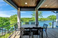 Emerald Escape @ Lewis Smith Lake. Luxury lake getaway with panoramic views!
