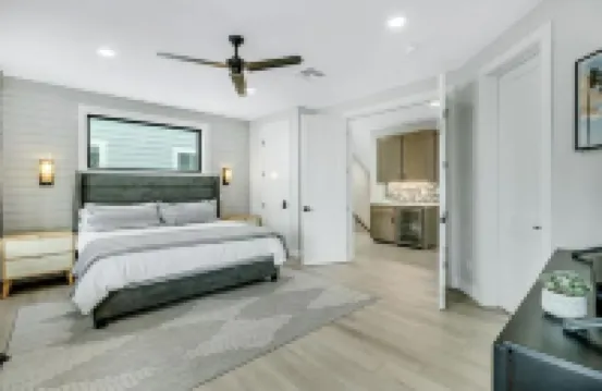 New 3800sf custom home with unobstructed ocean views and private pool