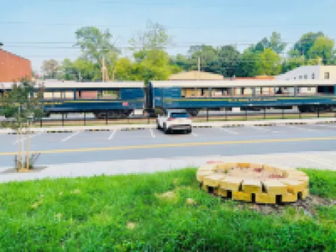 Lovely Brick Cottage in Downtown Blue Ridge