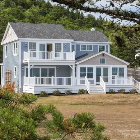 Driftwood Beachfront Luxury Home Magnificent Ocean Views