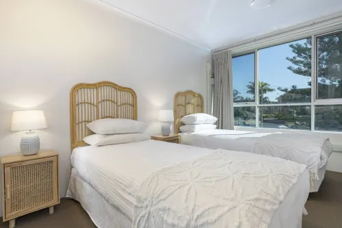 Family Friendly Beach side Unit with Pool Spa Sauna Cotton Tree