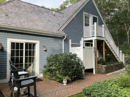 Sabbatical a Private guest cottage in Sag Harbor Отели рядом с достопримечательностью «Sag Harbor Historical Museum: The Annie Cooper Boyd House»