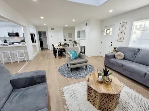 Peaceful Riverside Retreat with Pool 里布酒店