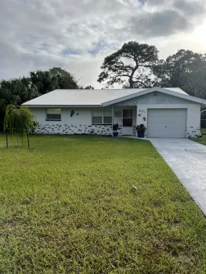 Charming 3-bedroom house with WiFi and AC in Crystal River